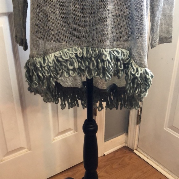 Ryu New Boho Fringe Hi/Lo Acrylic Blend Top - Picture 4 of 9